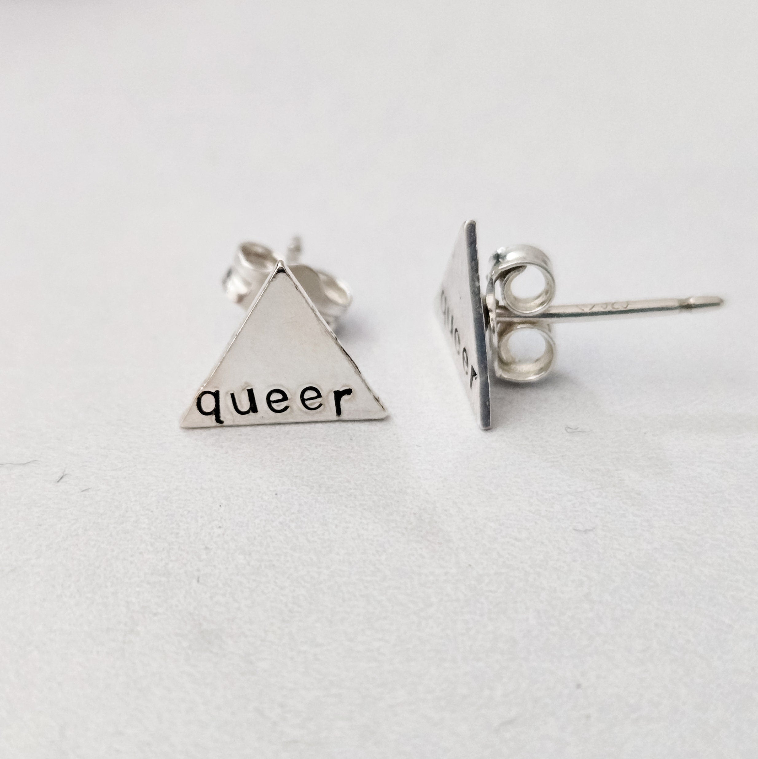 Queere Ohrstecker aus Silber
