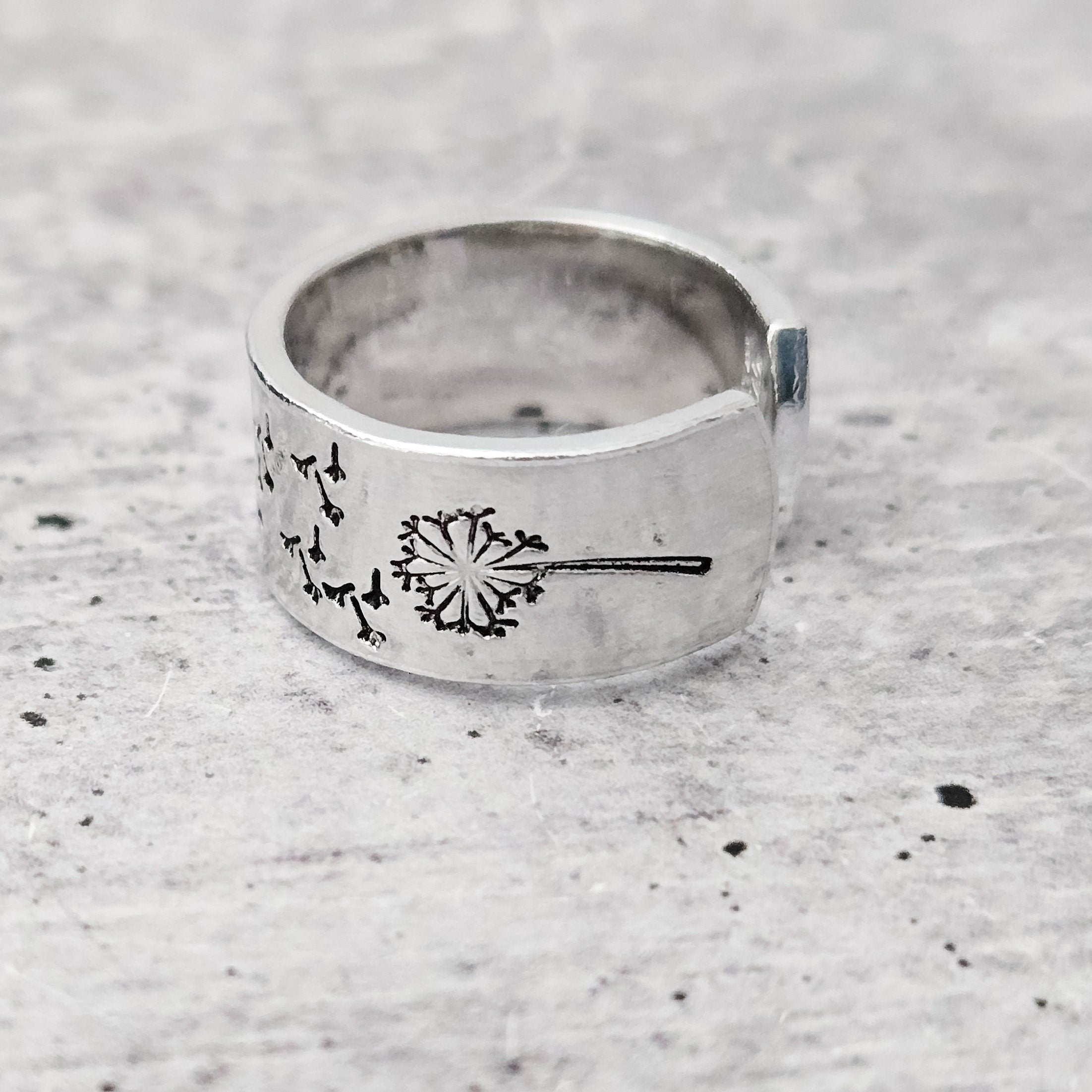 Löwenzahn-Wunschring – Handgestempelter offener Ring aus Sterlingsilber