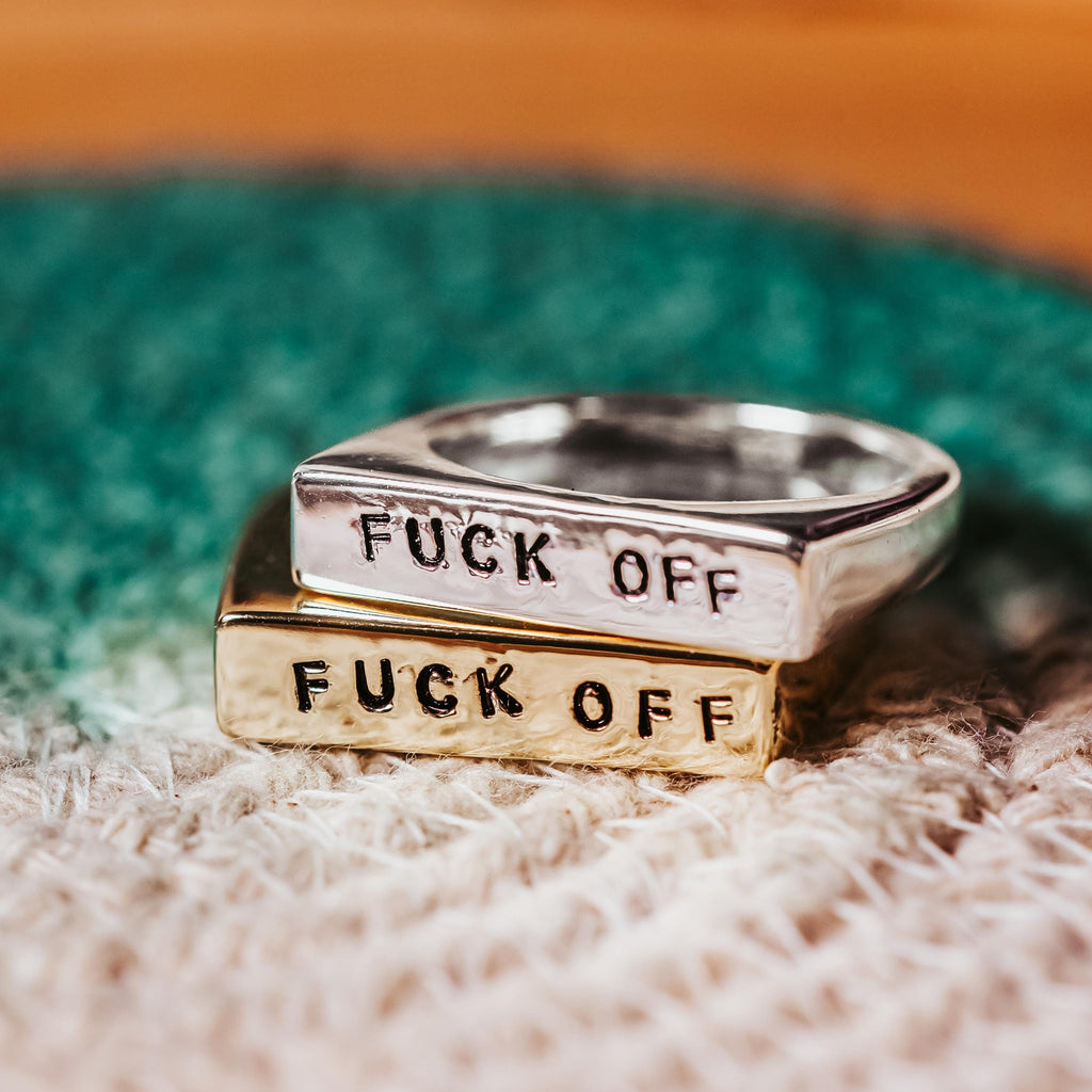 FUCK OFF Flachring in Gold oder Silber
