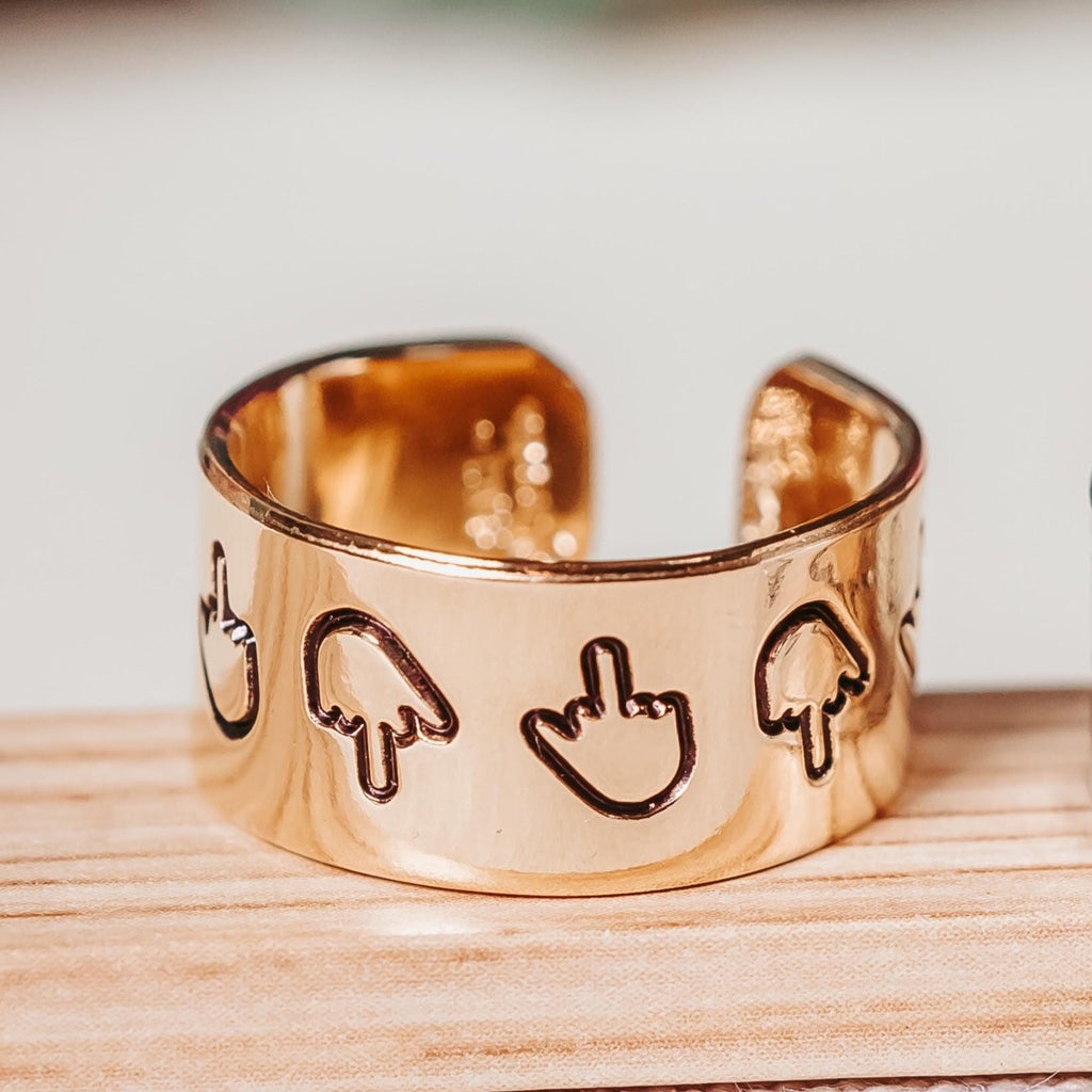 Goldener Mittelfingerring