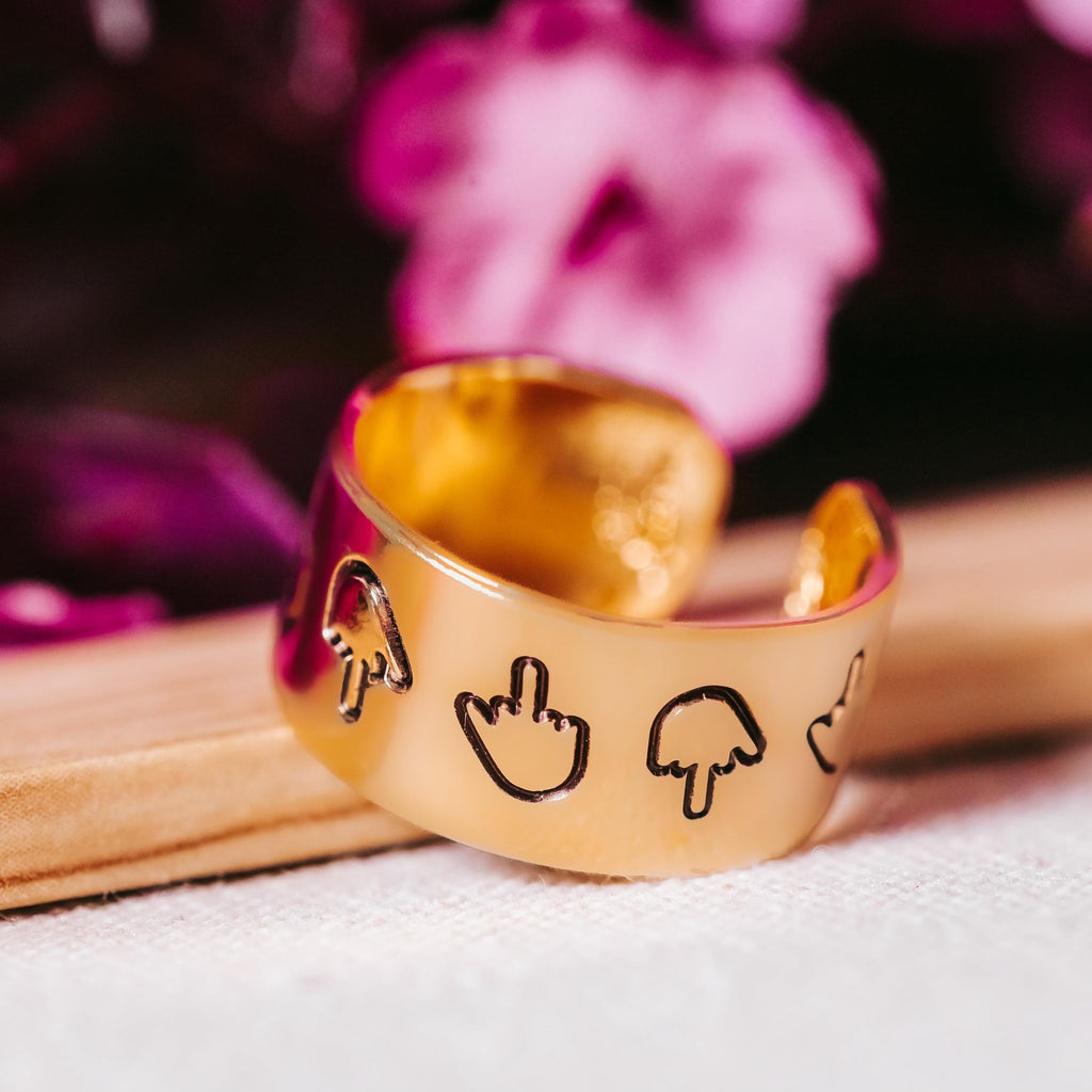 Goldener Mittelfingerring