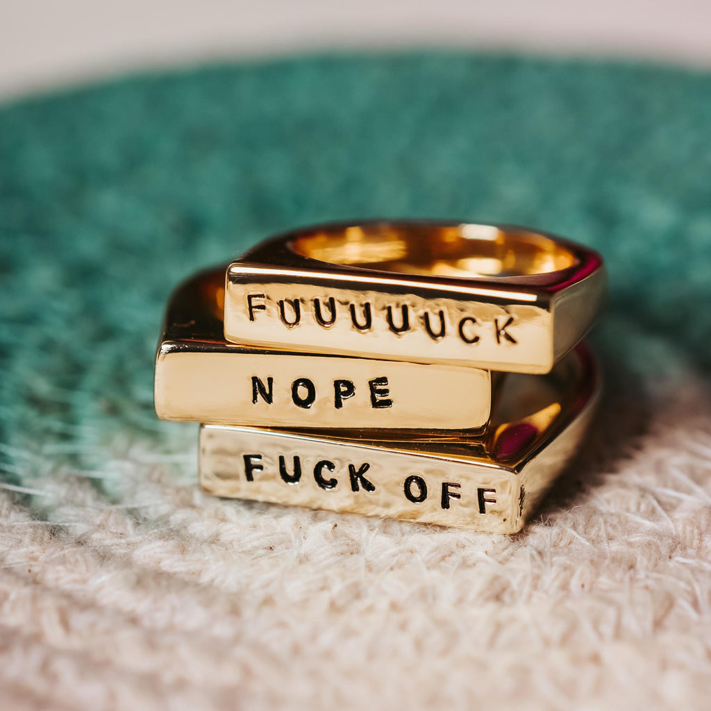 FUCK OFF Flachring in Gold oder Silber