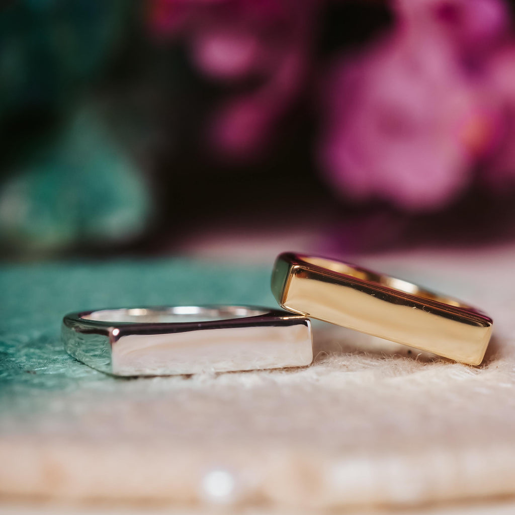 KARMA Flat Top Ring in Gold oder Silber