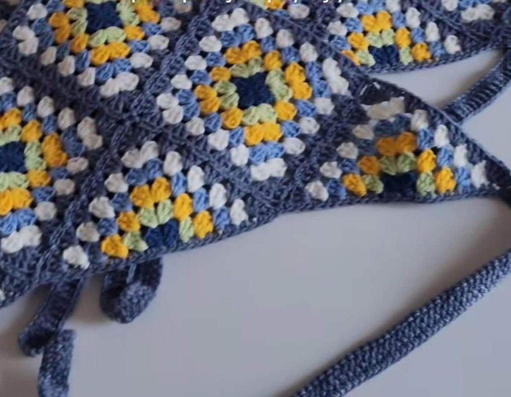 3-in-1 Häkel-Granny-Square-Bandana – Handgemachtes Haarband, Haustierhalsband & Halstuch für Mama | Farbenfrohes Boho-Accessoire | Retro-Häkelgeschenk