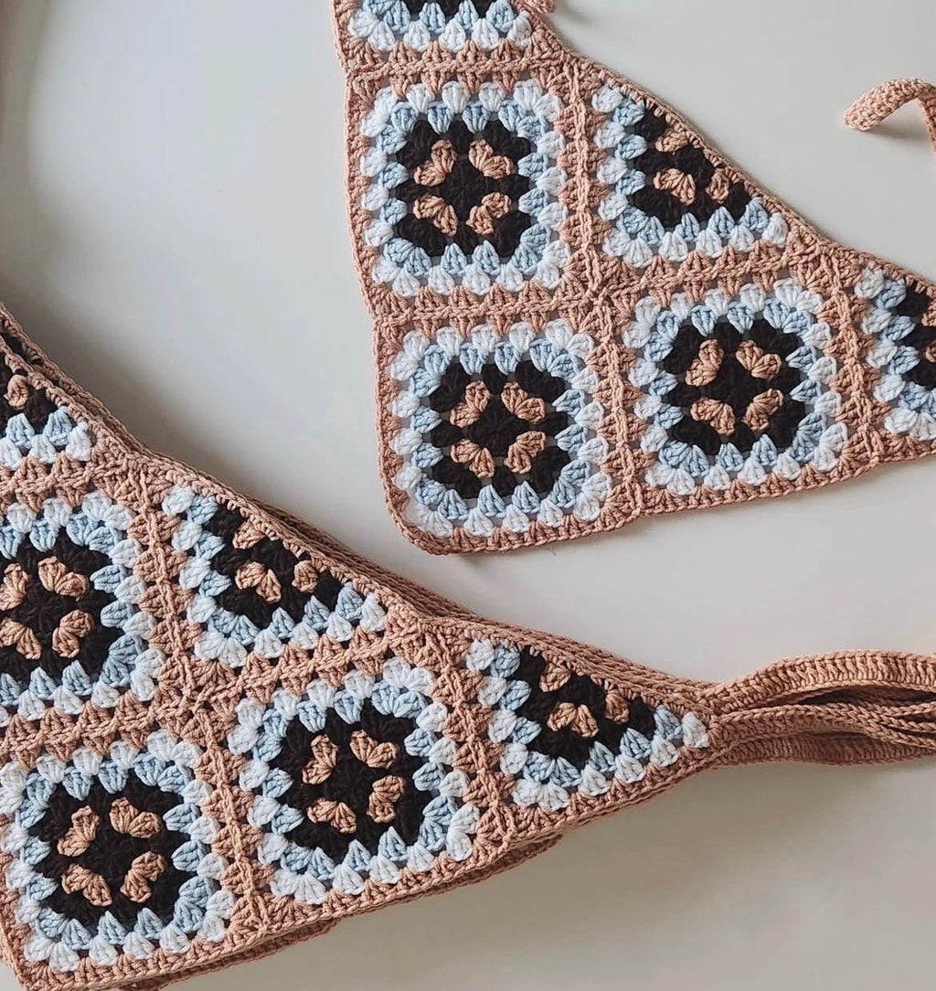 3-in-1 Häkel-Granny-Square-Bandana – Handgemachtes Haarband, Haustierhalsband & Halstuch für Mama | Farbenfrohes Boho-Accessoire | Retro-Häkelgeschenk