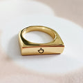 Mittelfinger-Gold- oder Silberring mit flacher Oberseite